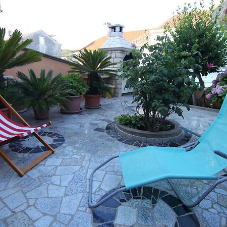 מאלי לוסיניי App With A Lovely Patio מראה חיצוני תמונה