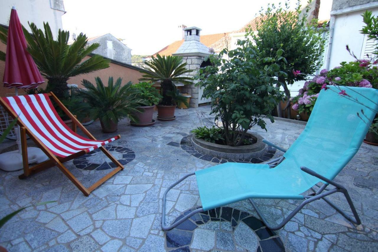 מאלי לוסיניי App With A Lovely Patio מראה חיצוני תמונה